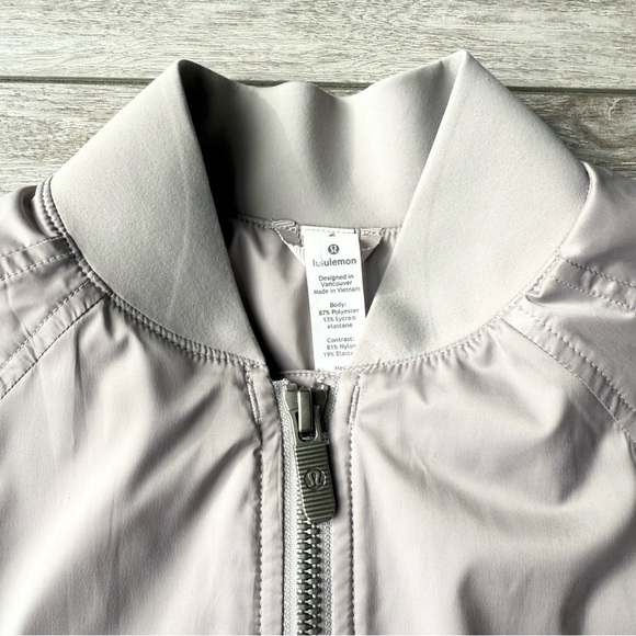 Lululemon Trace Back Bomber in Dark Chrome - Picture 8 of 16